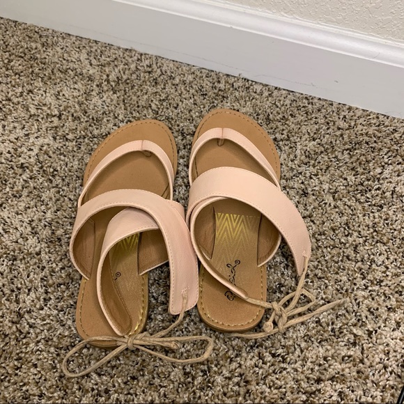 Pink Sandals (6.5) - Picture 4 of 7